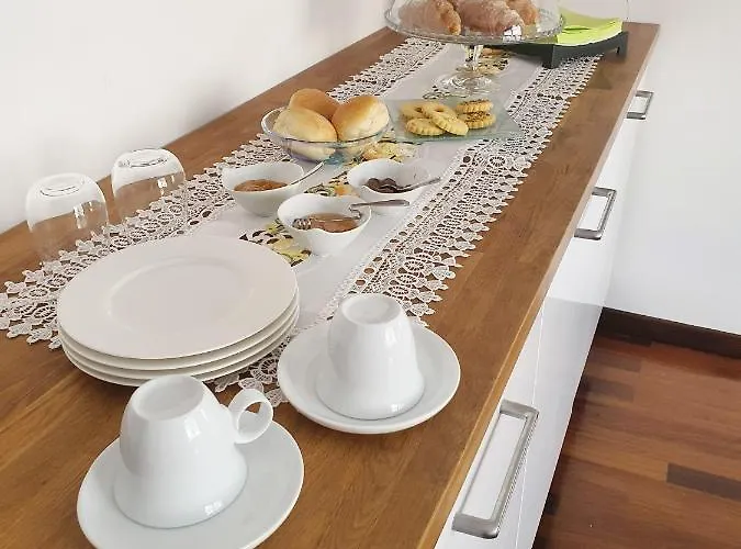 Ghira Bed & Breakfast Tavernerio